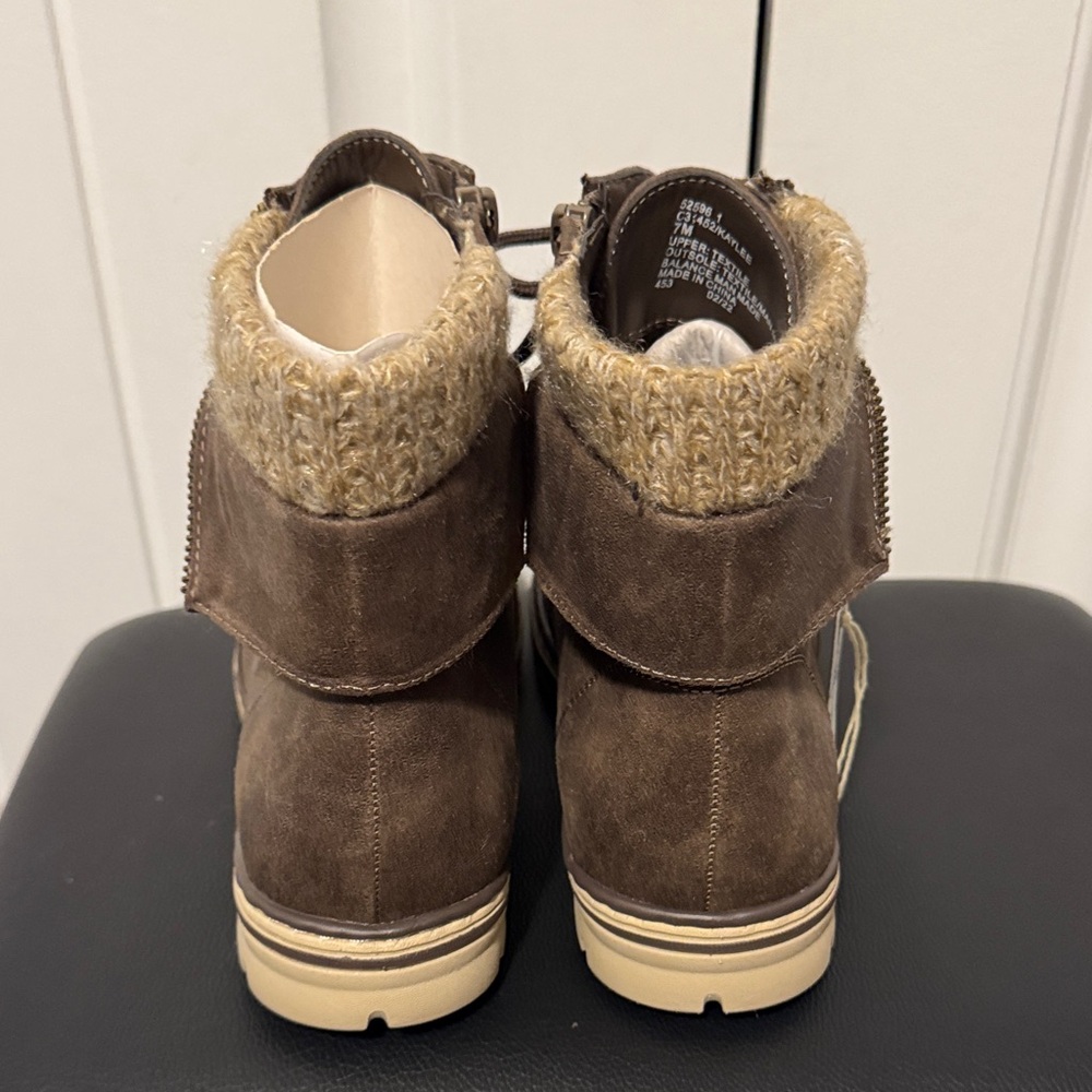 Cliffs by WHITE MOUNTAIN Chocolate Lace-Up Booties - Picture 4 of 5